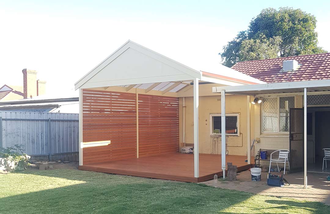 pitched_privacyscreen